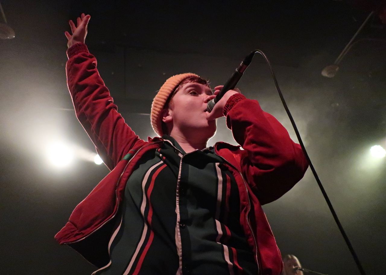 Jax Anderson performing at Schubas Tavern.
